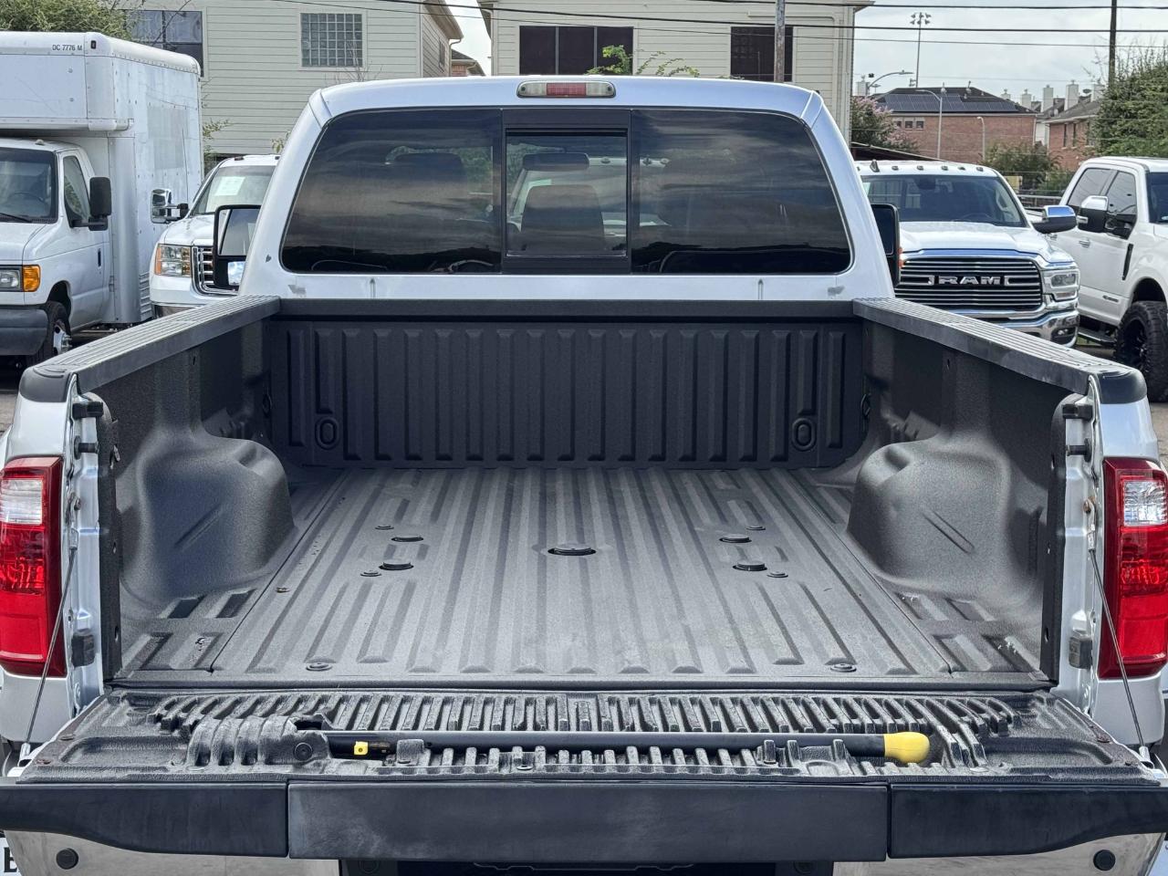 Ford Super Duty F-350 DRW  2011