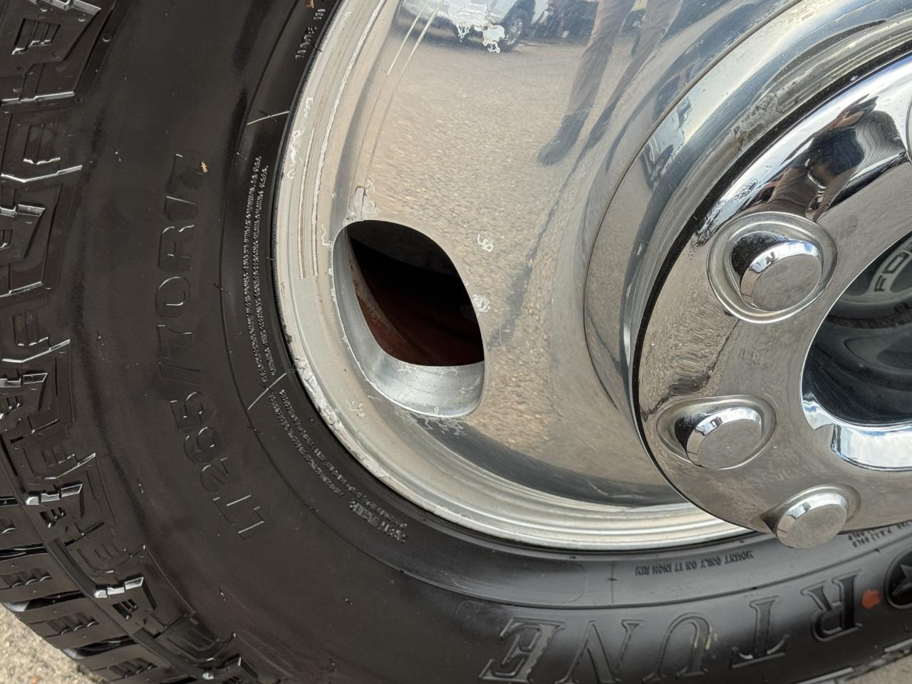 Ford Super Duty F-350 DRW  2011