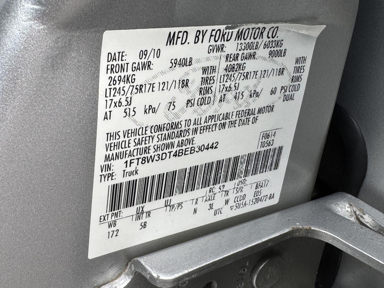 Ford Super Duty F-350 DRW  2011