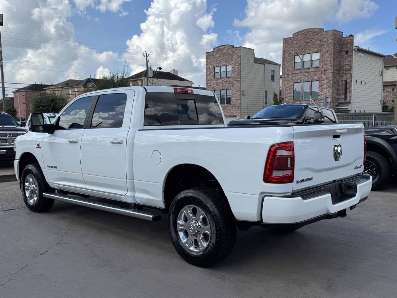 RAM 2500 Laramie Crew Cab 4WD 2023