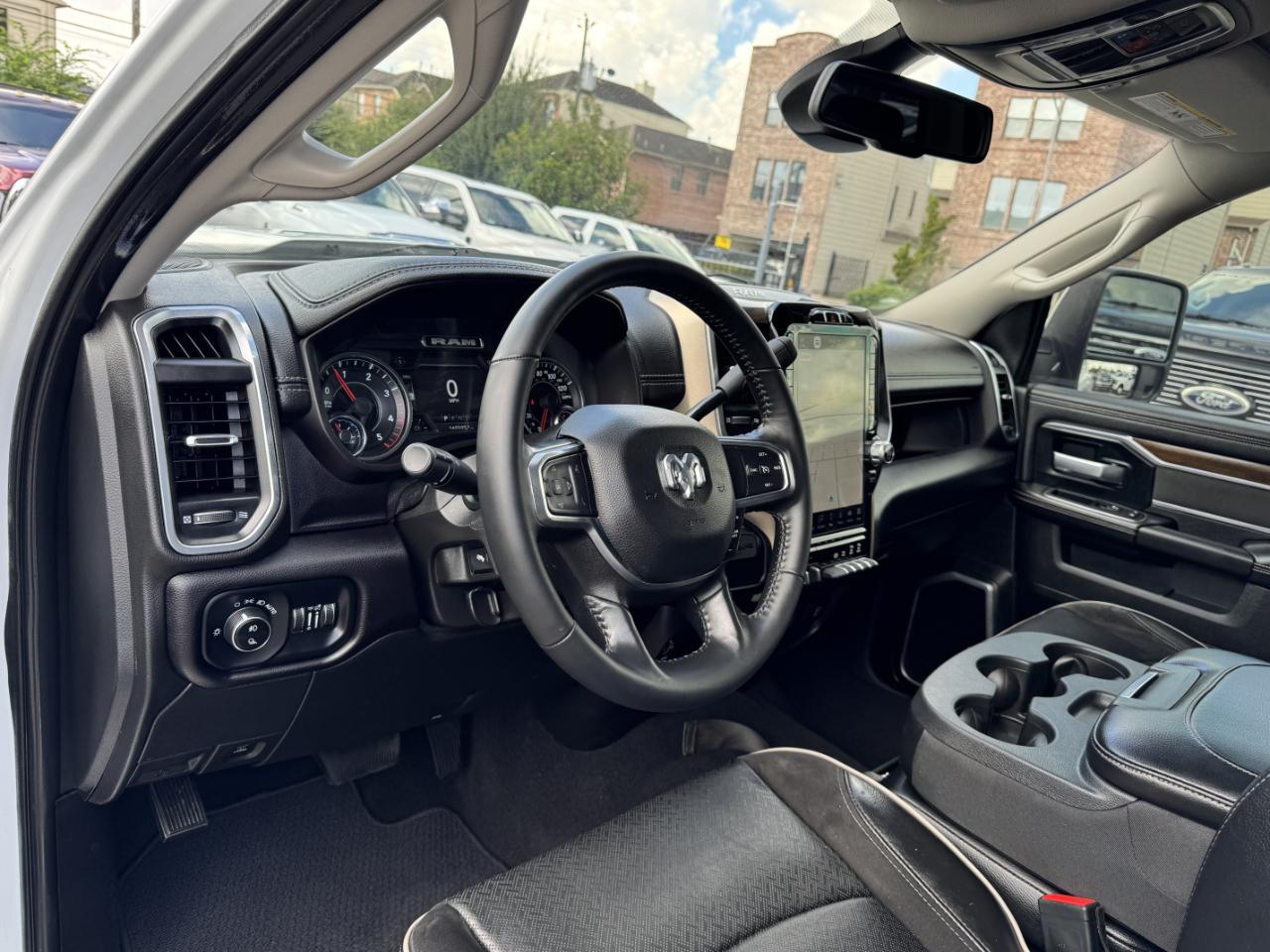 RAM 2500 Laramie Crew Cab 4WD 2023