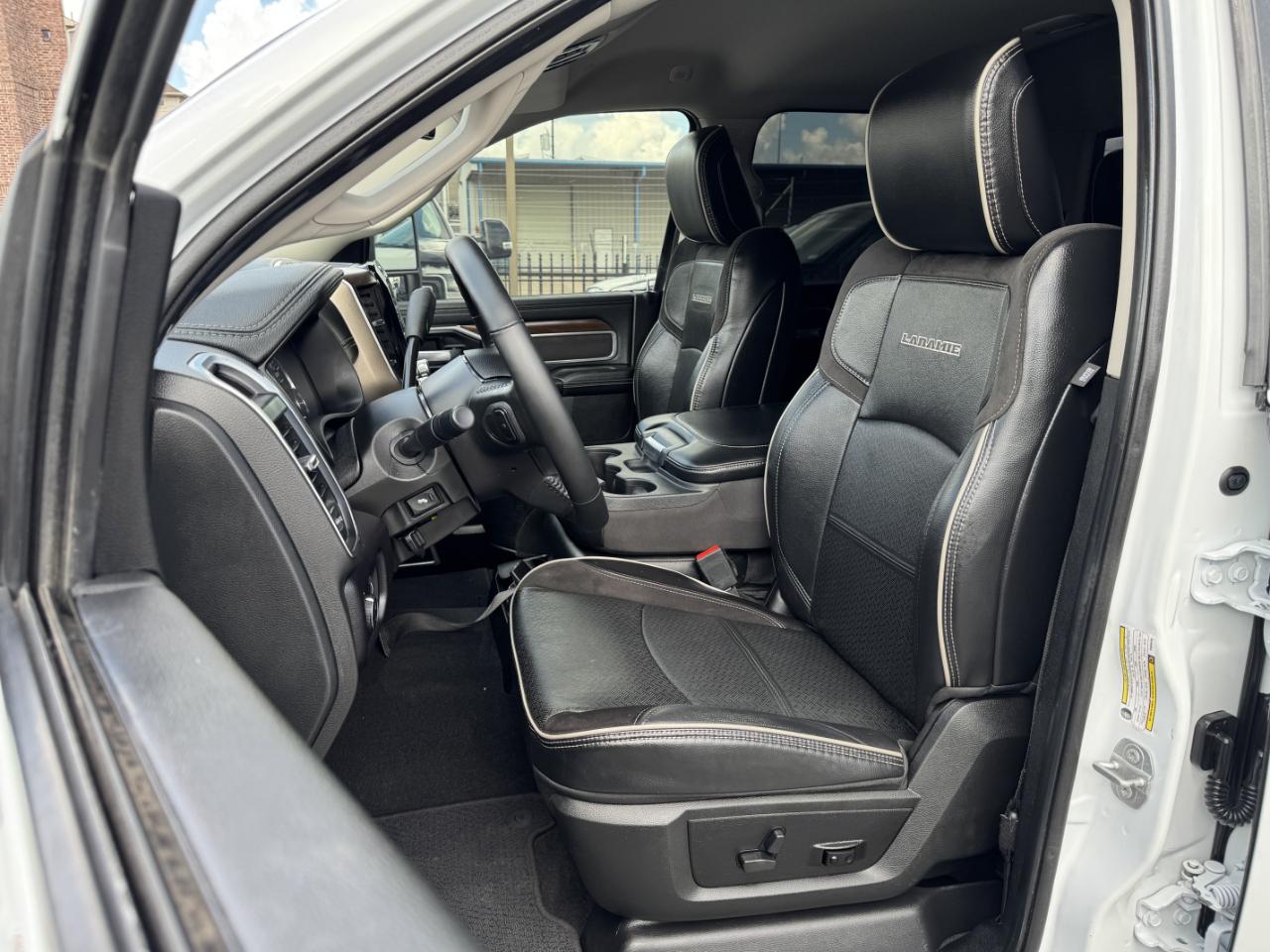 RAM 2500 Laramie Crew Cab 4WD 2023