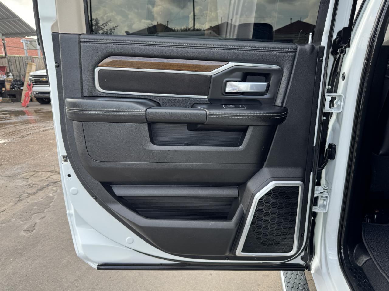 RAM 2500 Laramie Crew Cab 4WD 2023