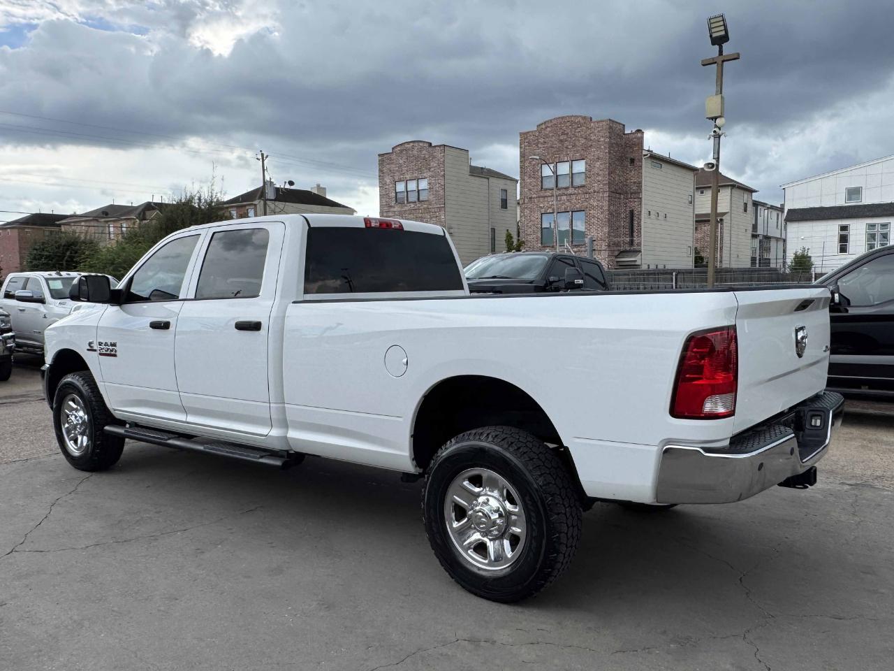 RAM 2500 Tradesman Crew Cab 4WD 2016