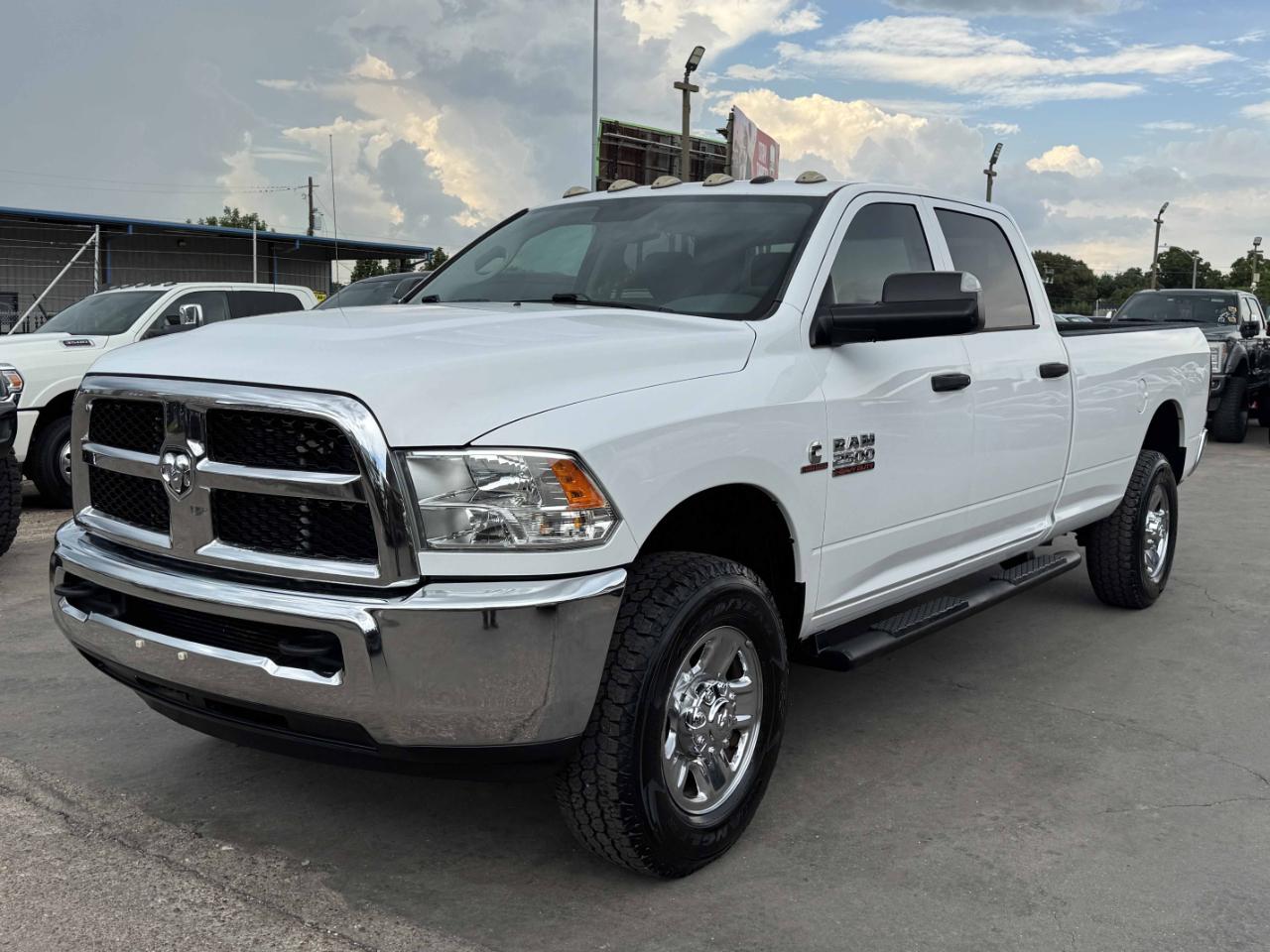 RAM 2500 Tradesman Crew Cab 4WD 2016