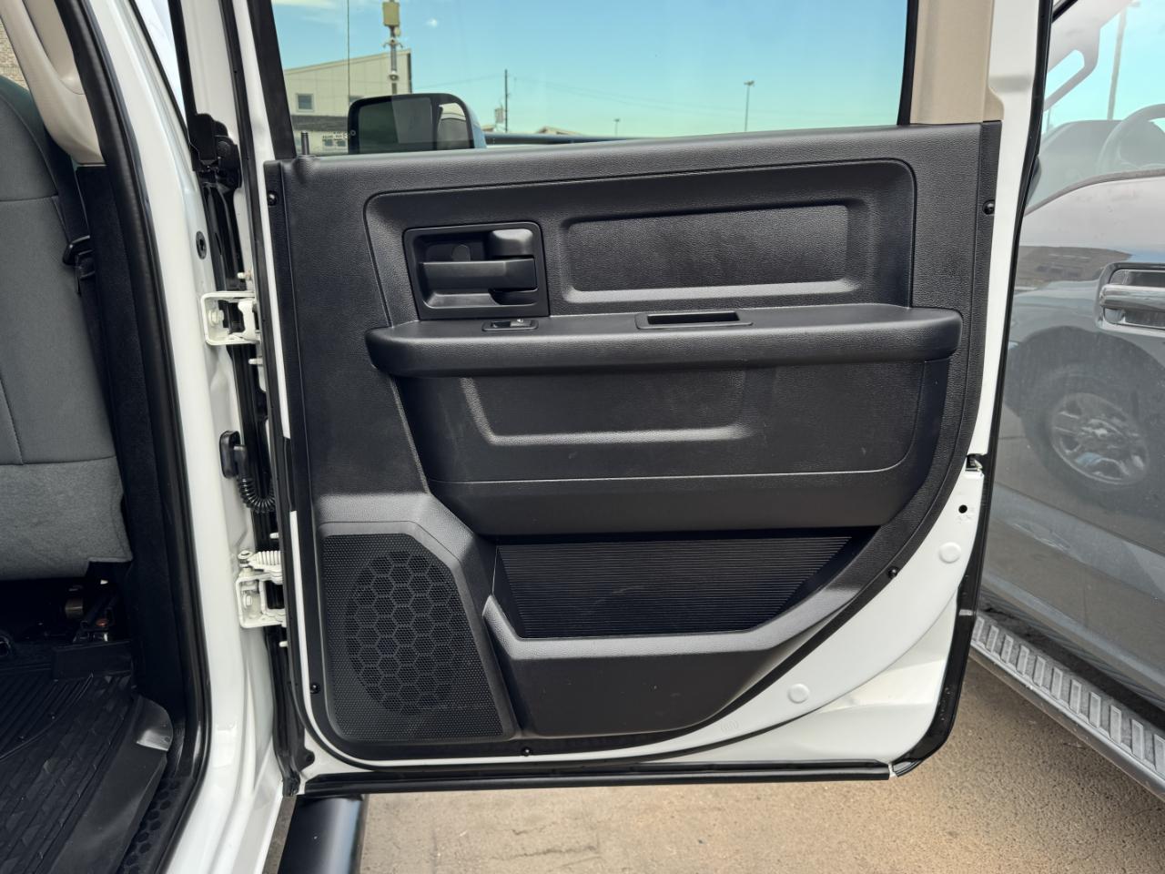 RAM 2500 Tradesman Crew Cab 4WD 2016