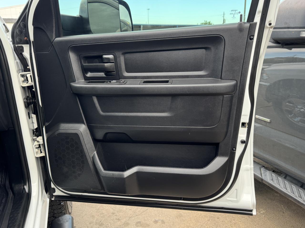 RAM 2500 Tradesman Crew Cab 4WD 2016