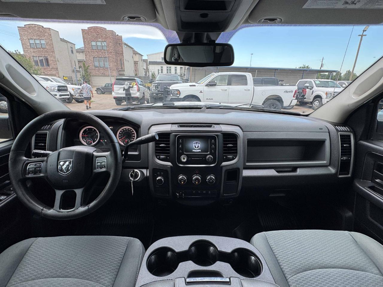RAM 2500 Tradesman Crew Cab 4WD 2016