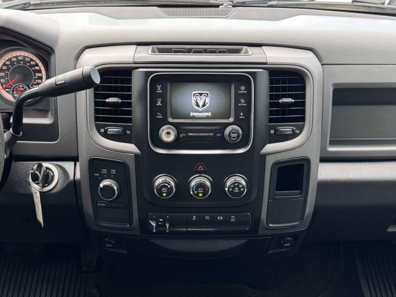 RAM 2500 Tradesman Crew Cab 4WD 2016