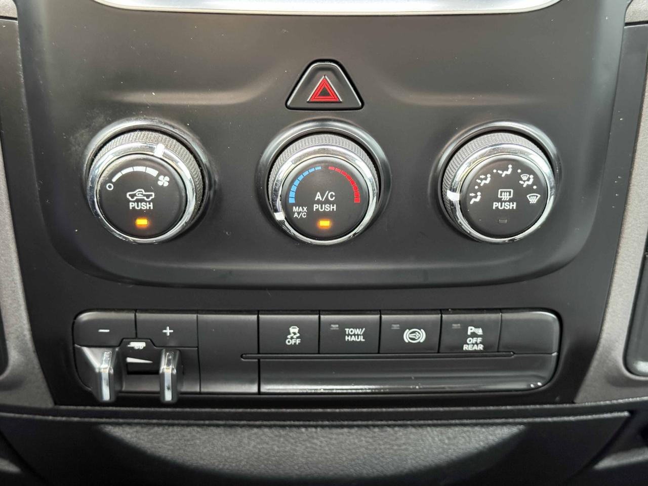 RAM 2500 Tradesman Crew Cab 4WD 2016