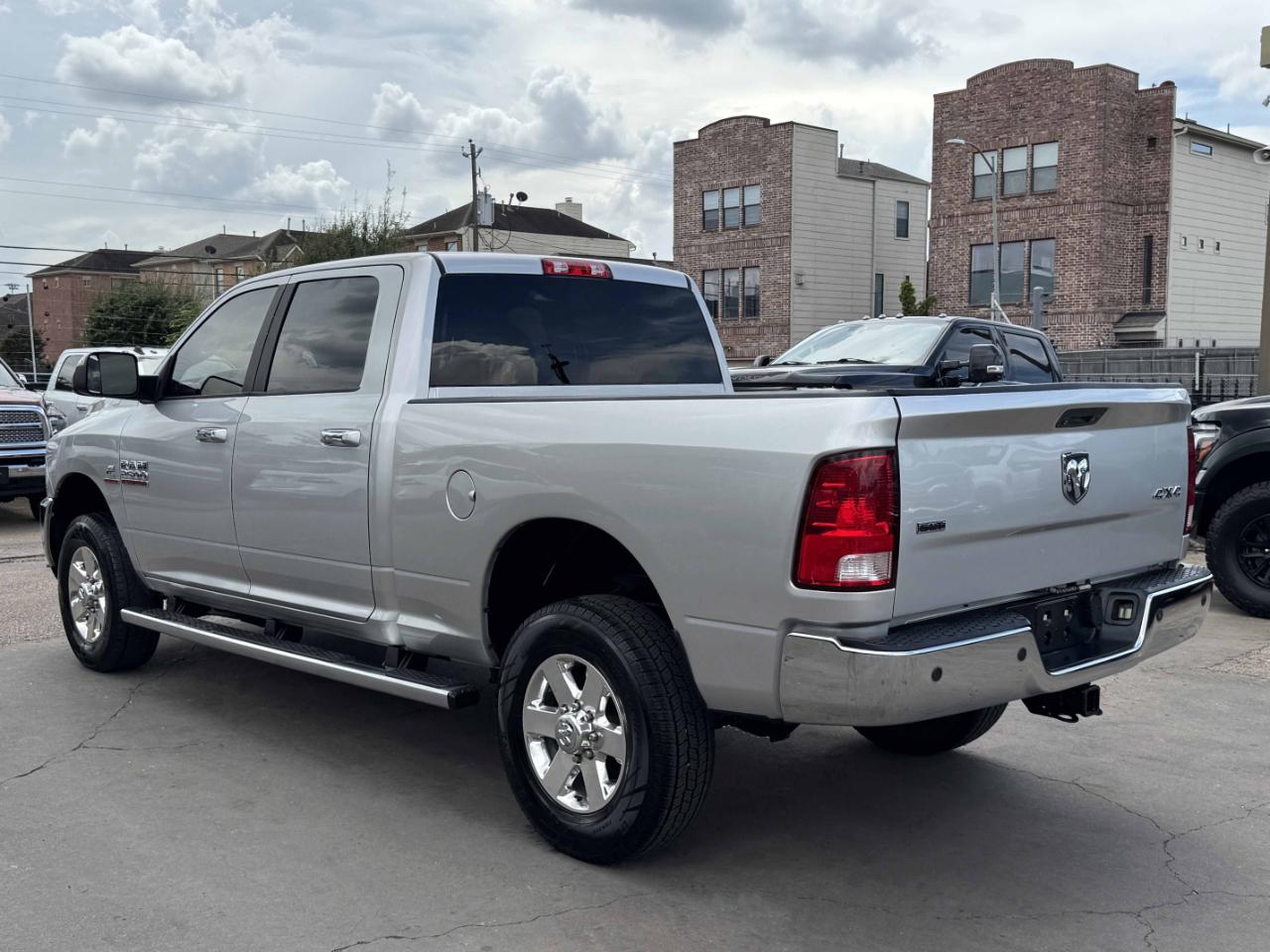 RAM 2500 SLT Crew Cab 4WD 2015