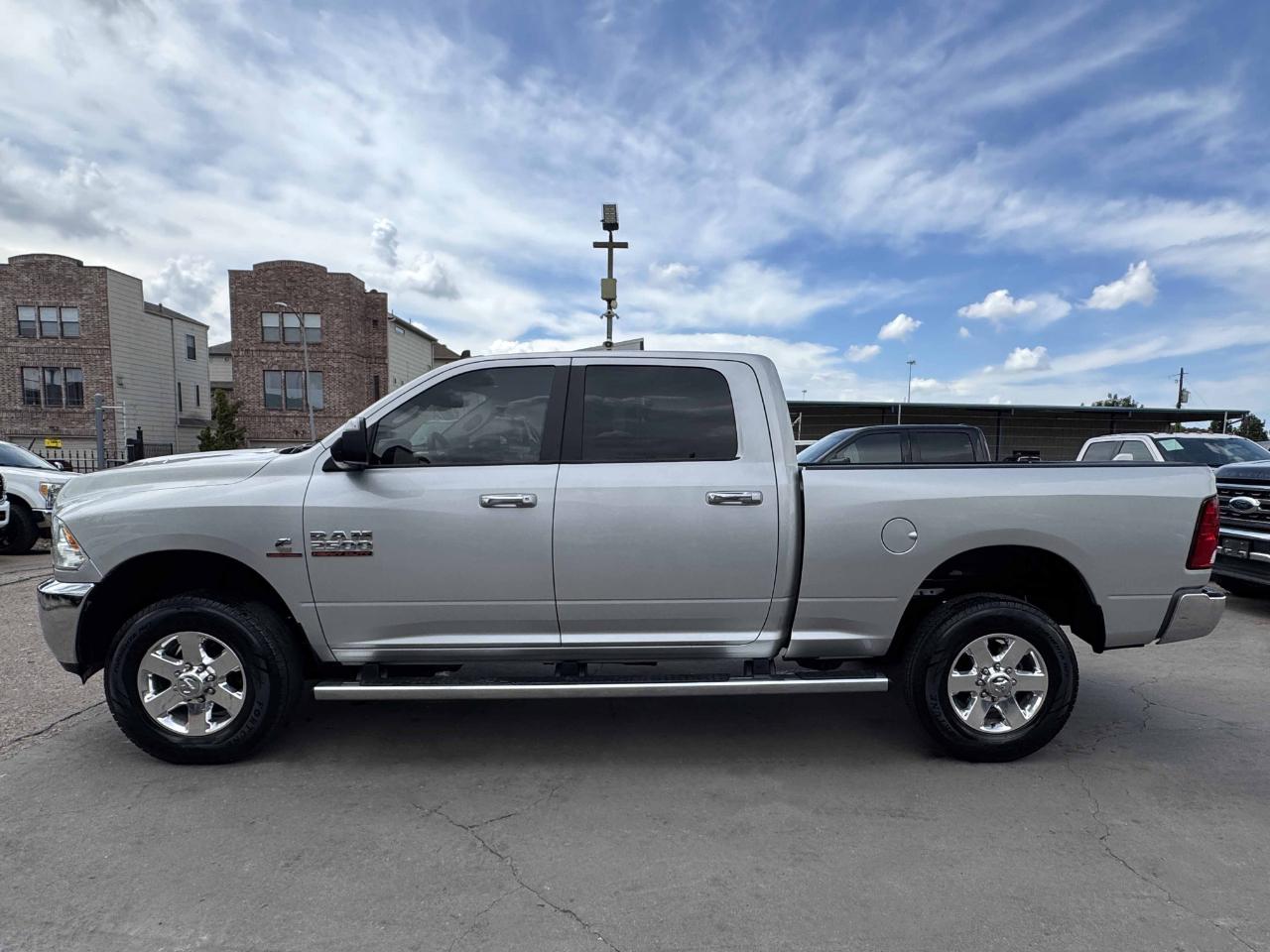 RAM 2500 SLT Crew Cab 4WD 2015