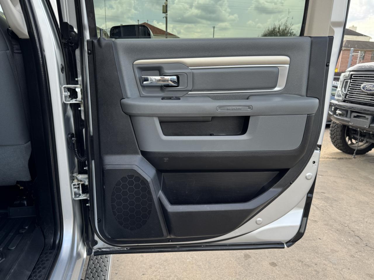 RAM 2500 SLT Crew Cab 4WD 2015