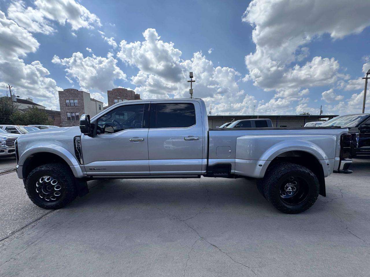 Ford Super Duty F-450 DRW  2024