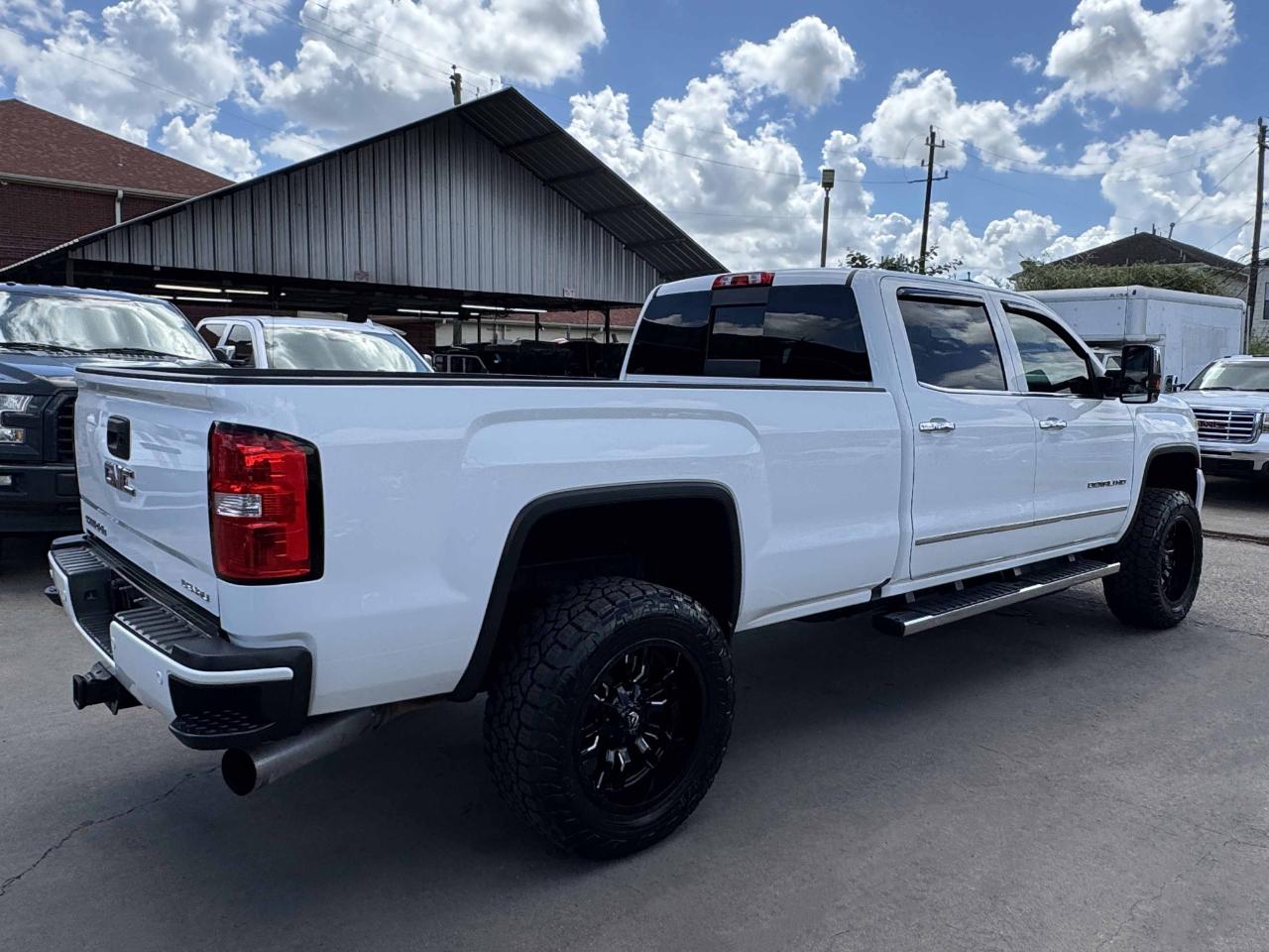 GMC Sierra 3500HD Denali Crew Cab 4WD 2019
