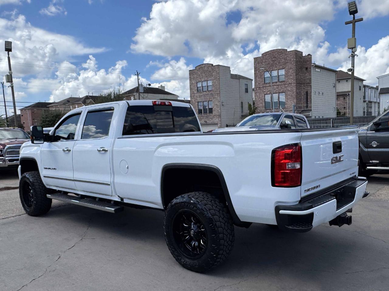 GMC Sierra 3500HD Denali Crew Cab 4WD 2019