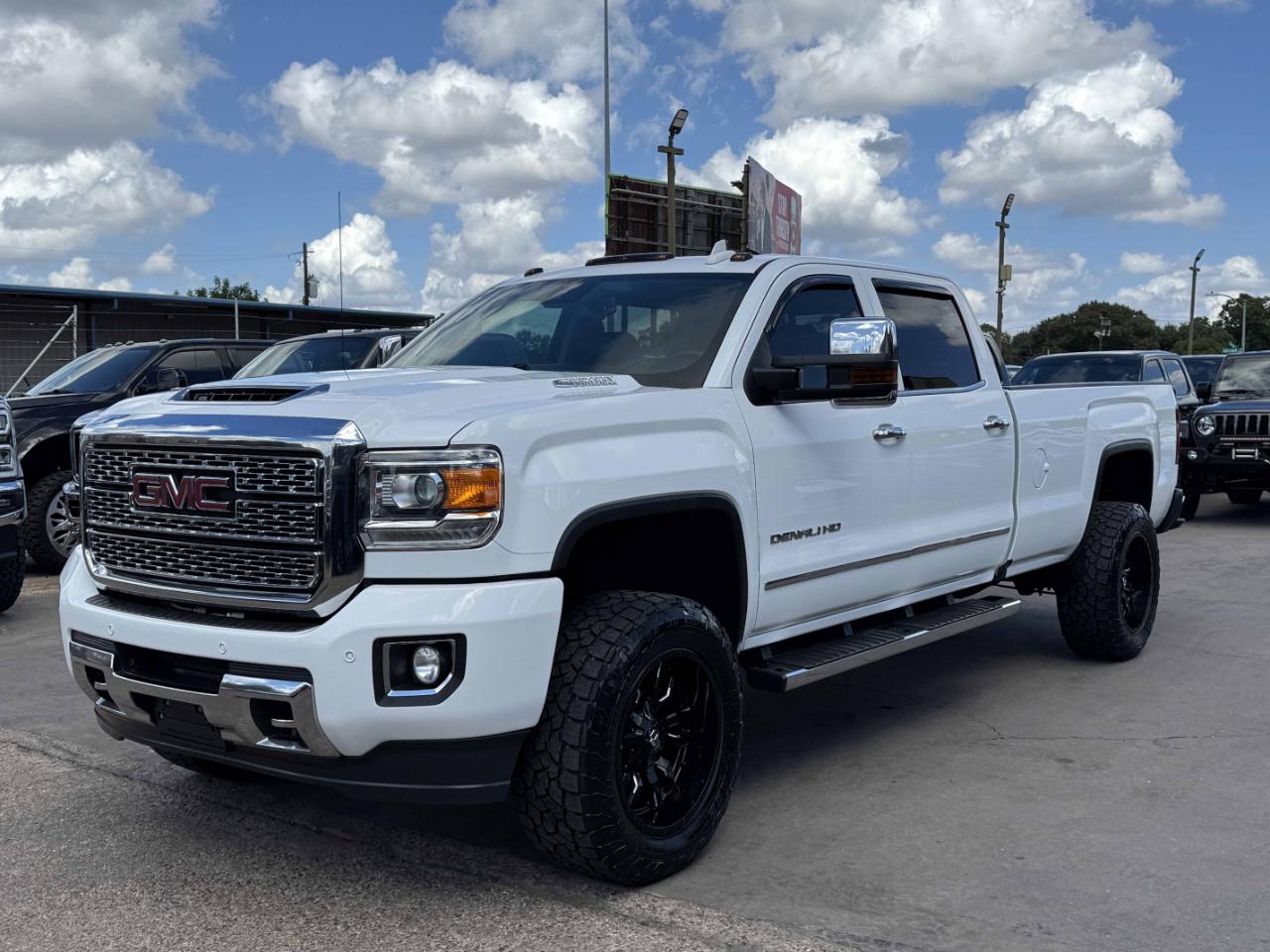 GMC Sierra 3500HD Denali Crew Cab 4WD 2019