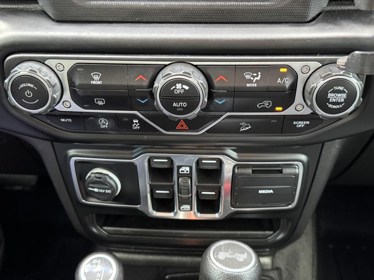Jeep Wrangler  2021