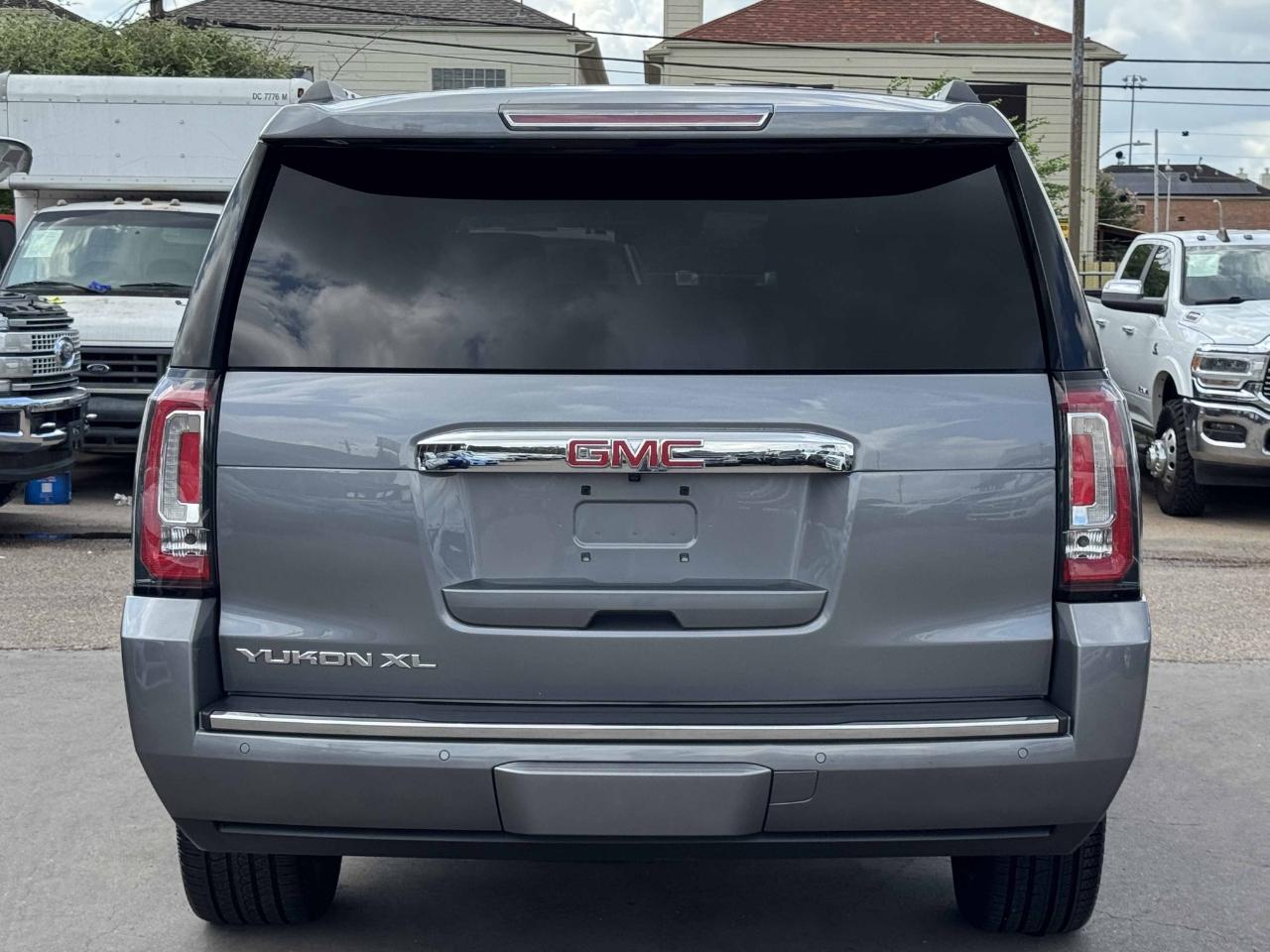 GMC Yukon XL Denali 4WD 2019