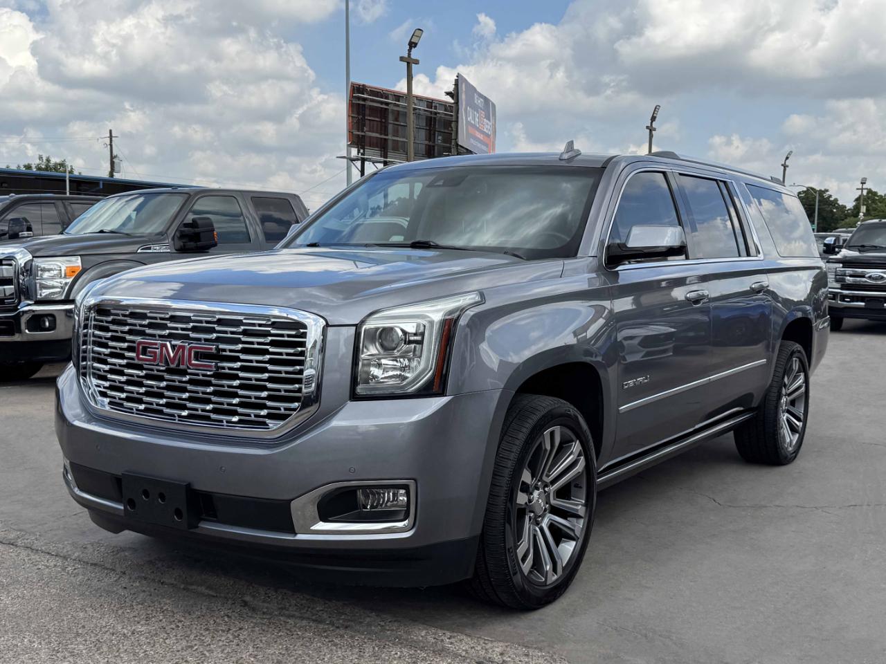 GMC Yukon XL Denali 4WD 2019