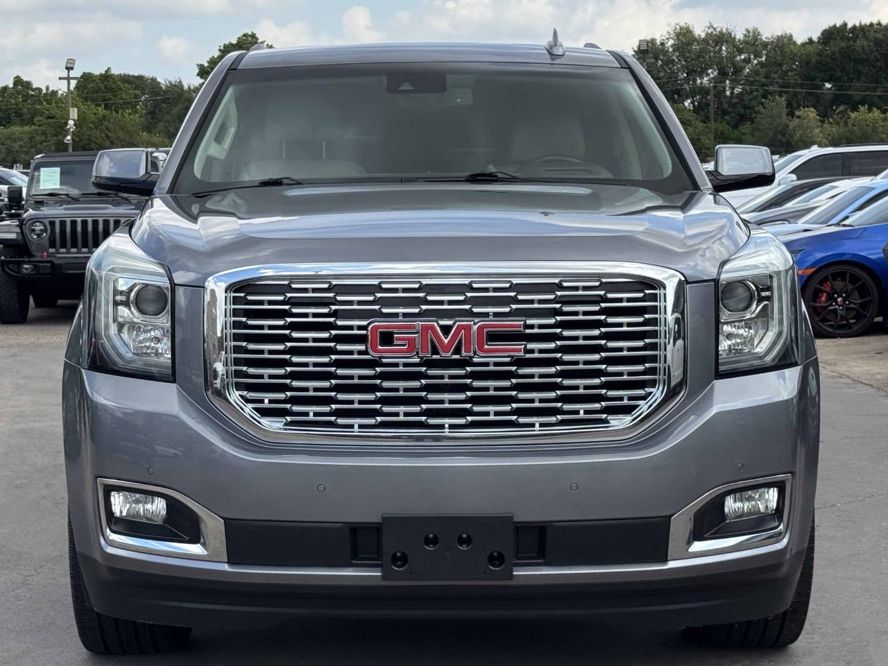 GMC Yukon XL Denali 4WD 2019