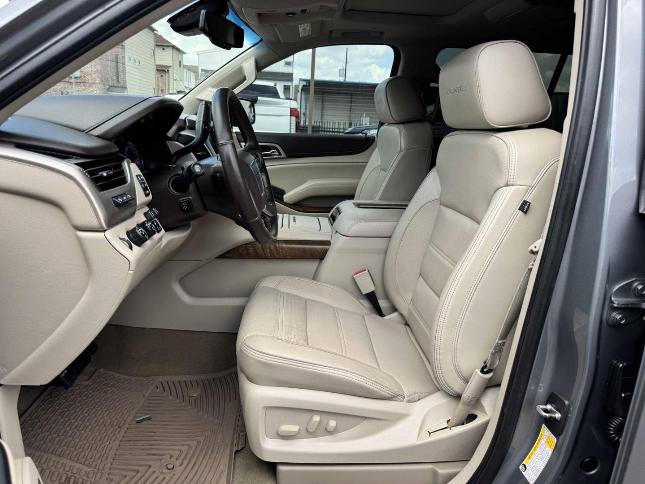GMC Yukon XL Denali 4WD 2019
