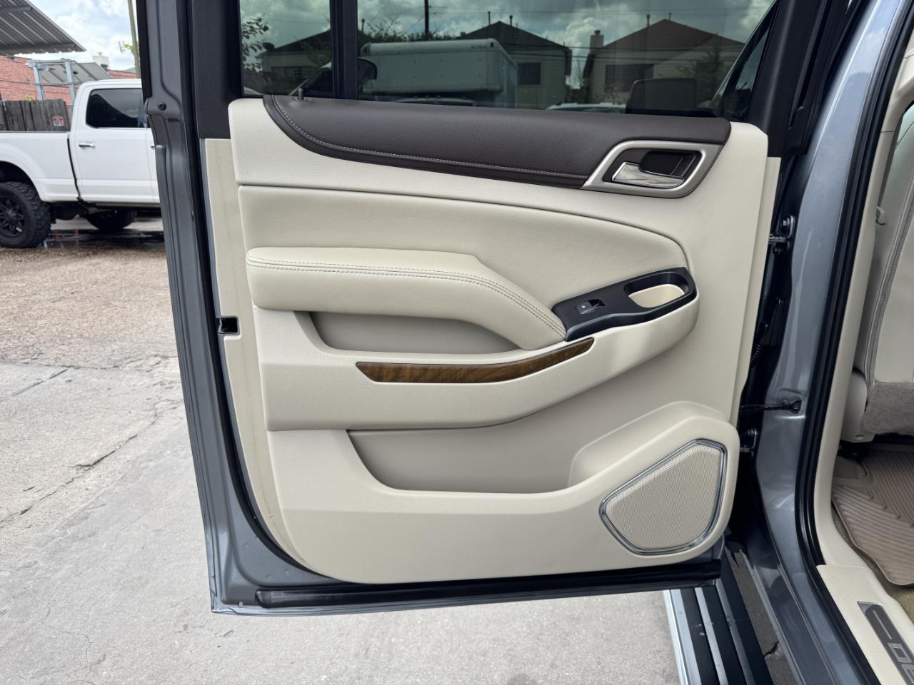 GMC Yukon XL Denali 4WD 2019