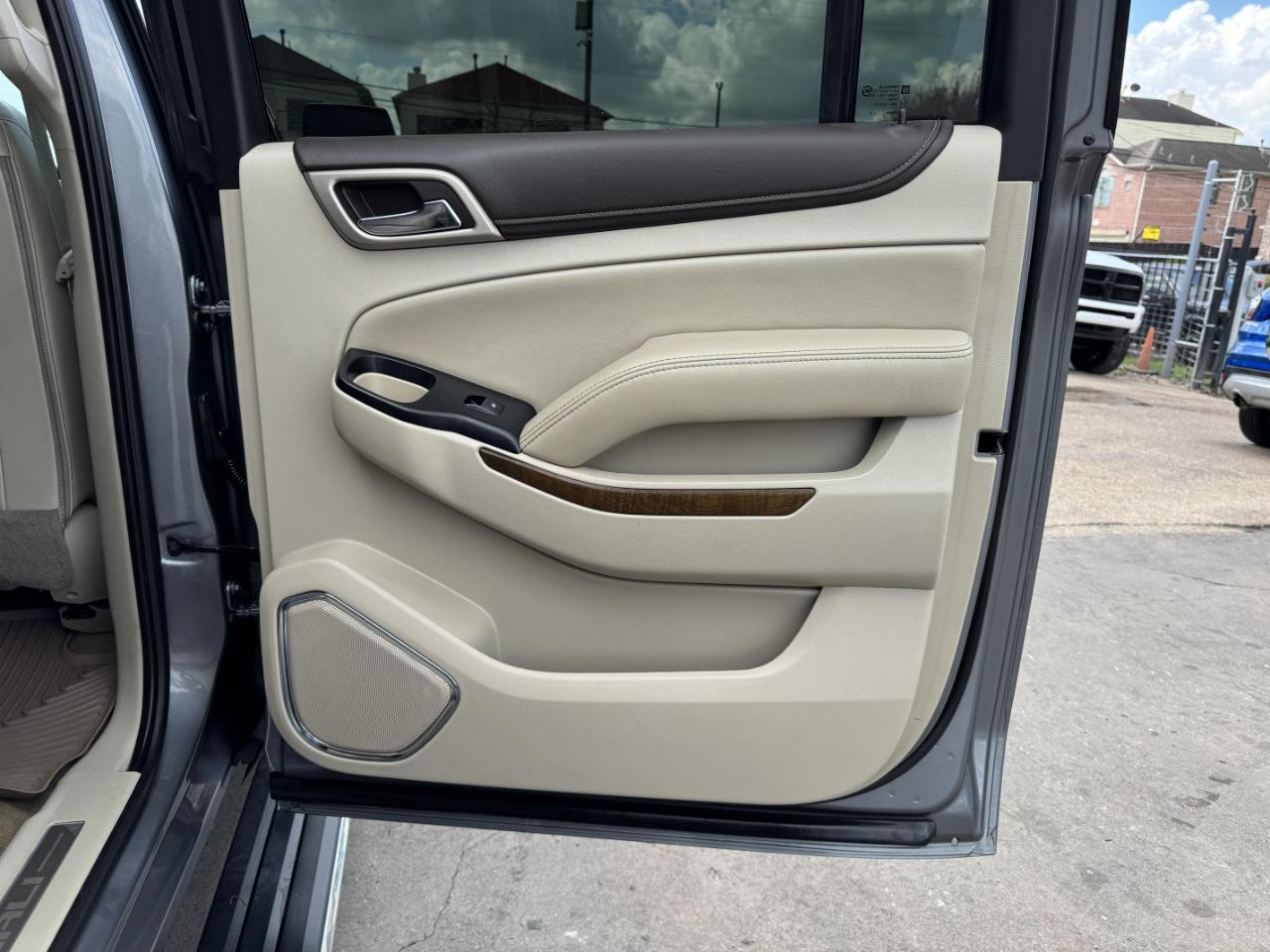 GMC Yukon XL Denali 4WD 2019