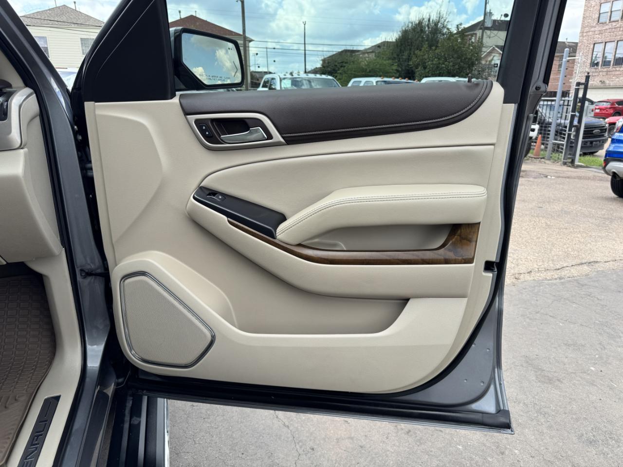 GMC Yukon XL Denali 4WD 2019