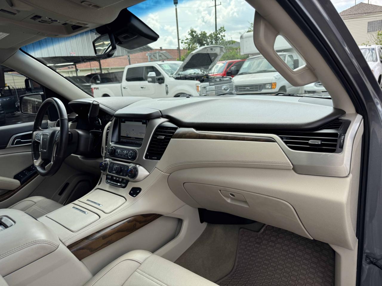 GMC Yukon XL Denali 4WD 2019