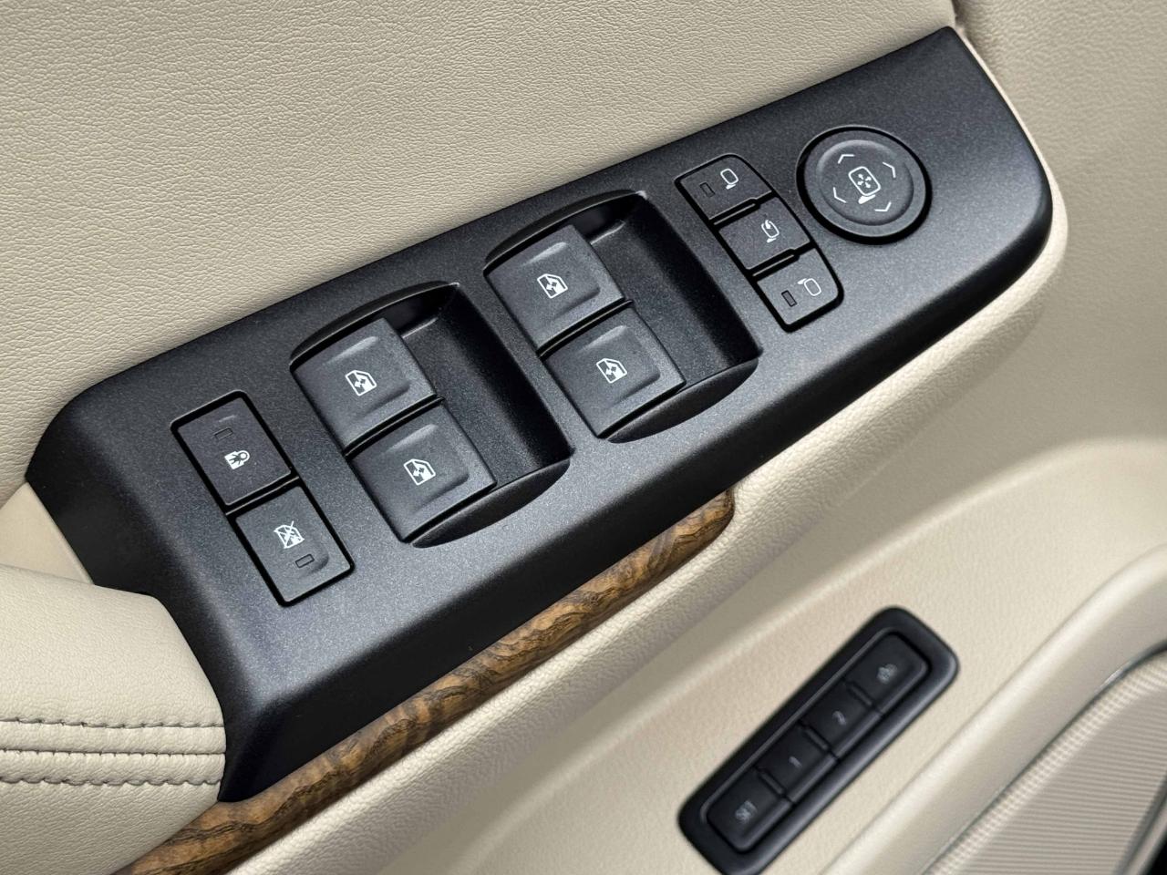 GMC Yukon XL Denali 4WD 2019