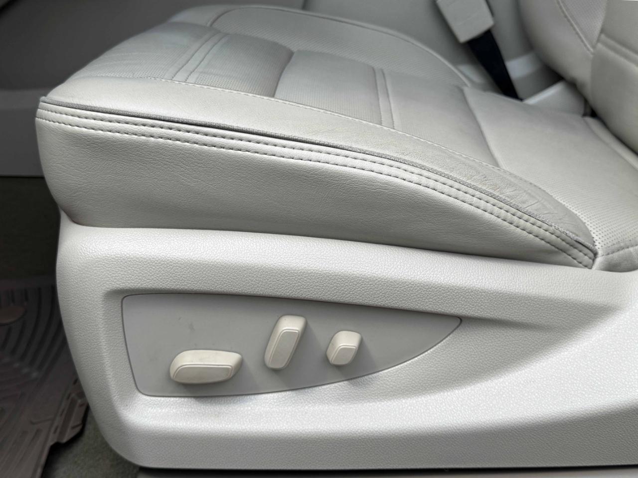 GMC Yukon XL Denali 4WD 2019