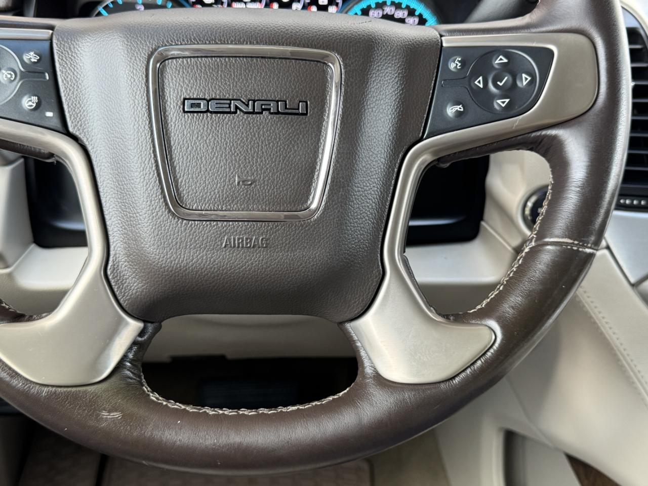 GMC Yukon XL Denali 4WD 2019