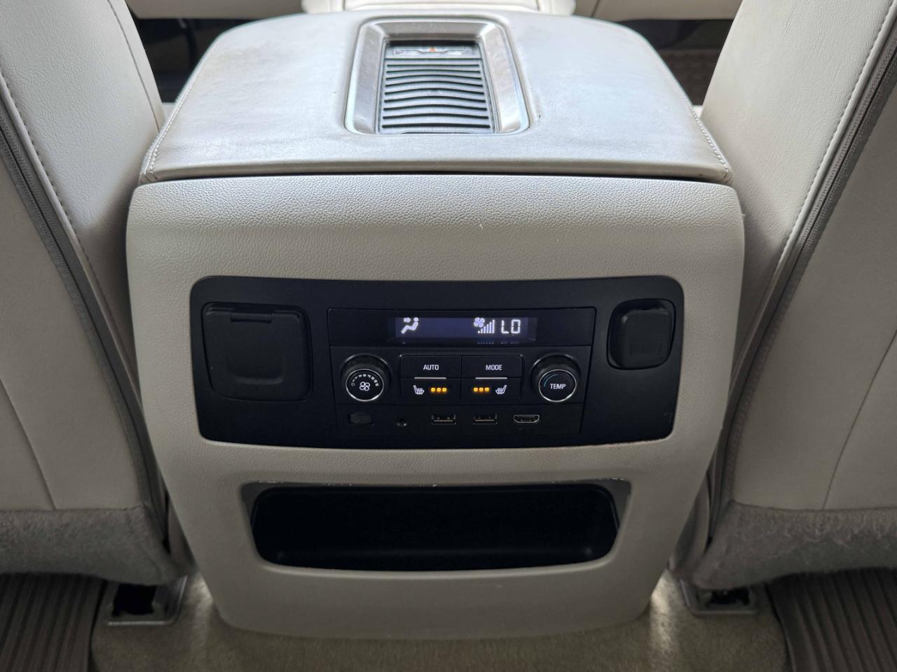 GMC Yukon XL Denali 4WD 2019