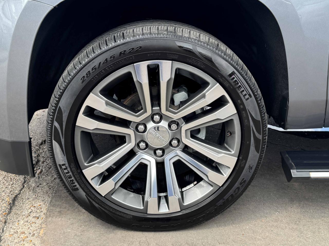 GMC Yukon XL Denali 4WD 2019