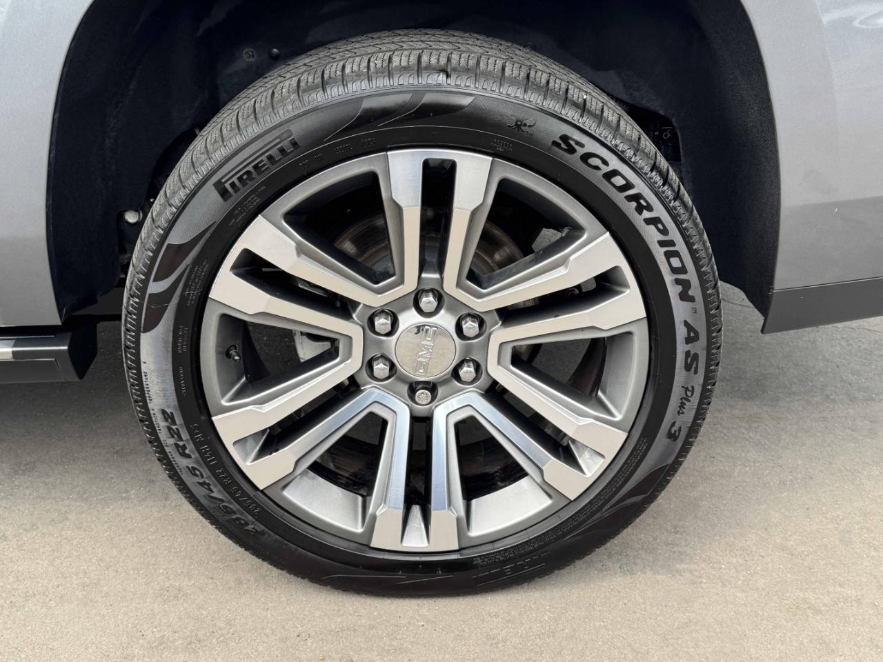 GMC Yukon XL Denali 4WD 2019
