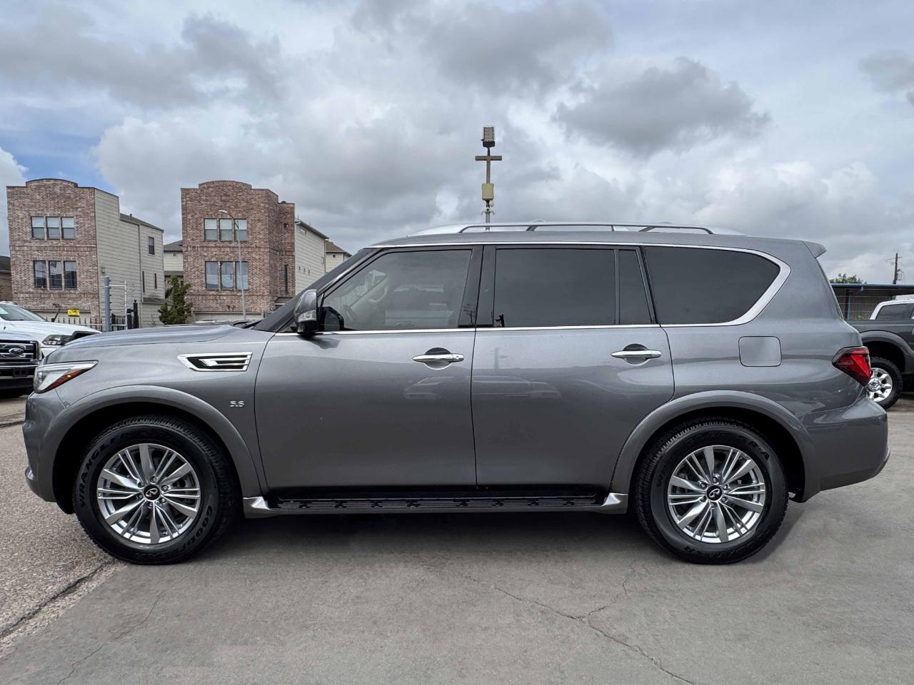 Infiniti QX80  2019