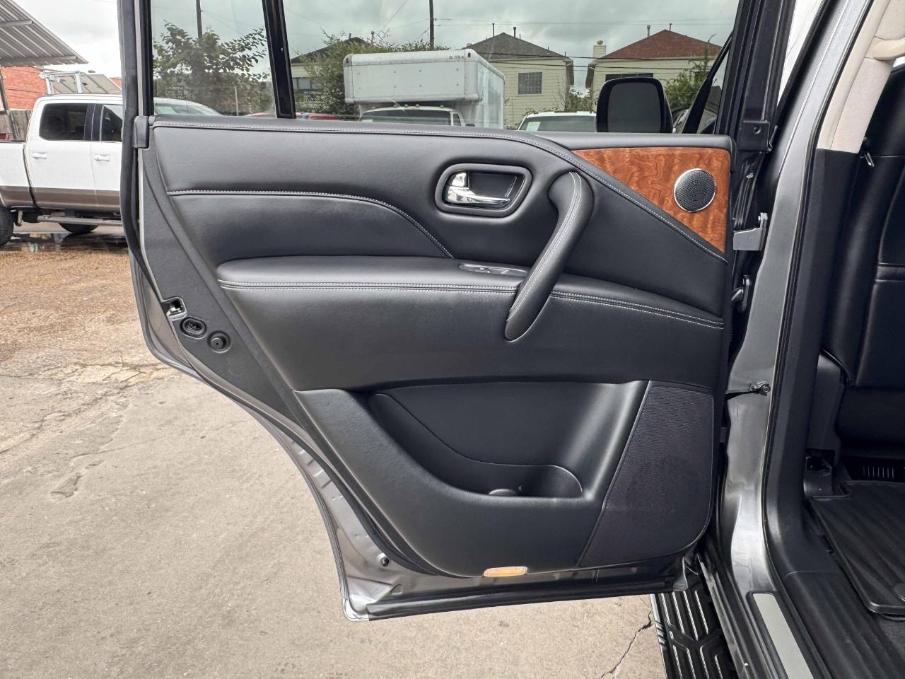 Infiniti QX80  2019