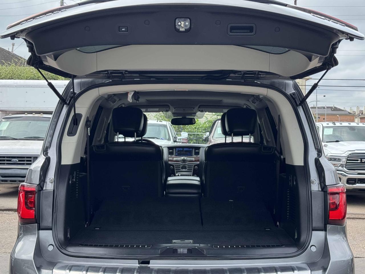 Infiniti QX80  2019
