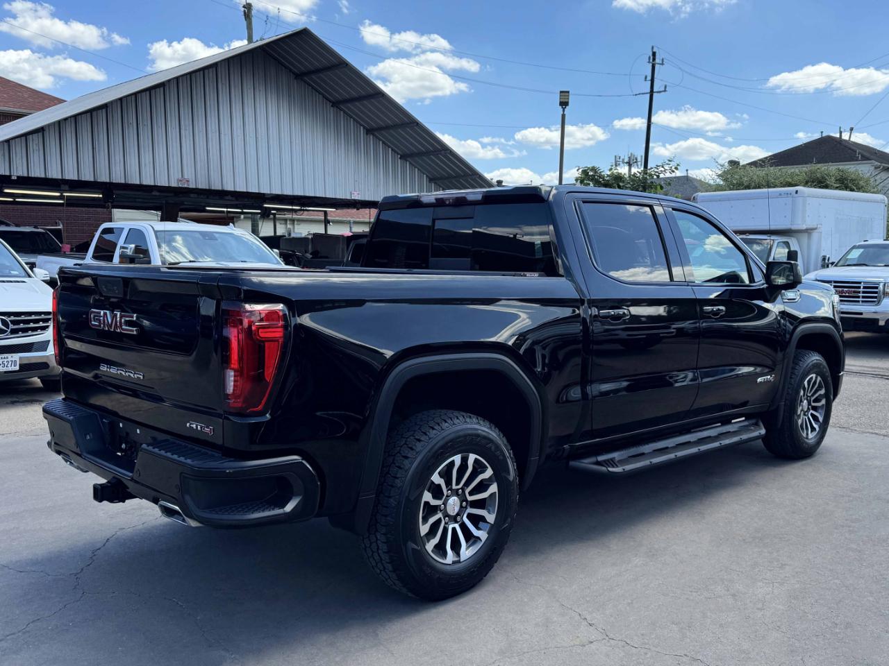 GMC Sierra 1500 AT4 Crew Cab 4WD 2020