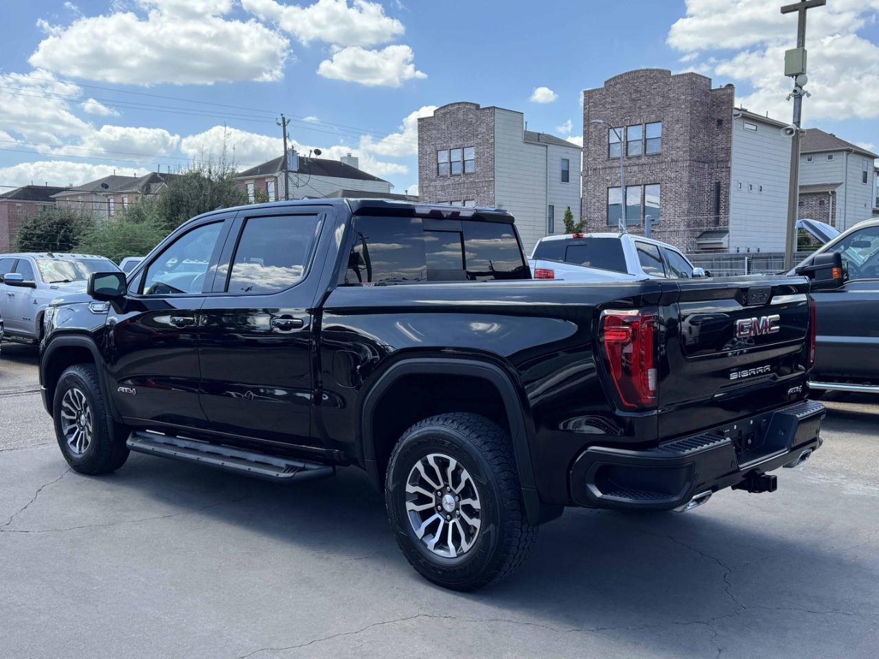 GMC Sierra 1500 AT4 Crew Cab 4WD 2020