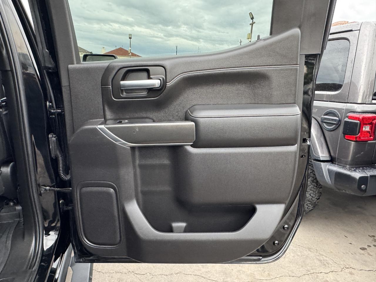 GMC Sierra 1500 AT4 Crew Cab 4WD 2020
