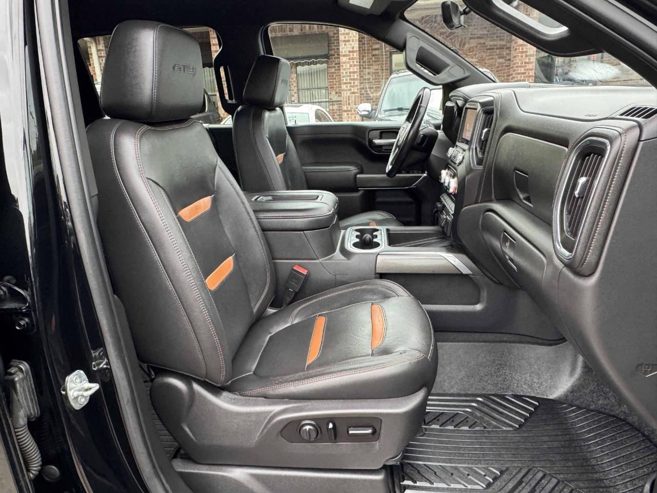 GMC Sierra 1500 AT4 Crew Cab 4WD 2020