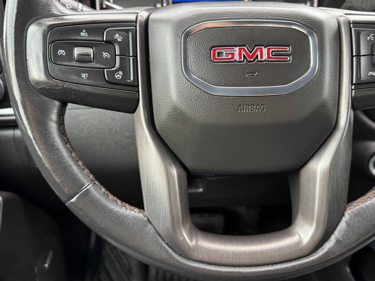 GMC Sierra 1500 AT4 Crew Cab 4WD 2020