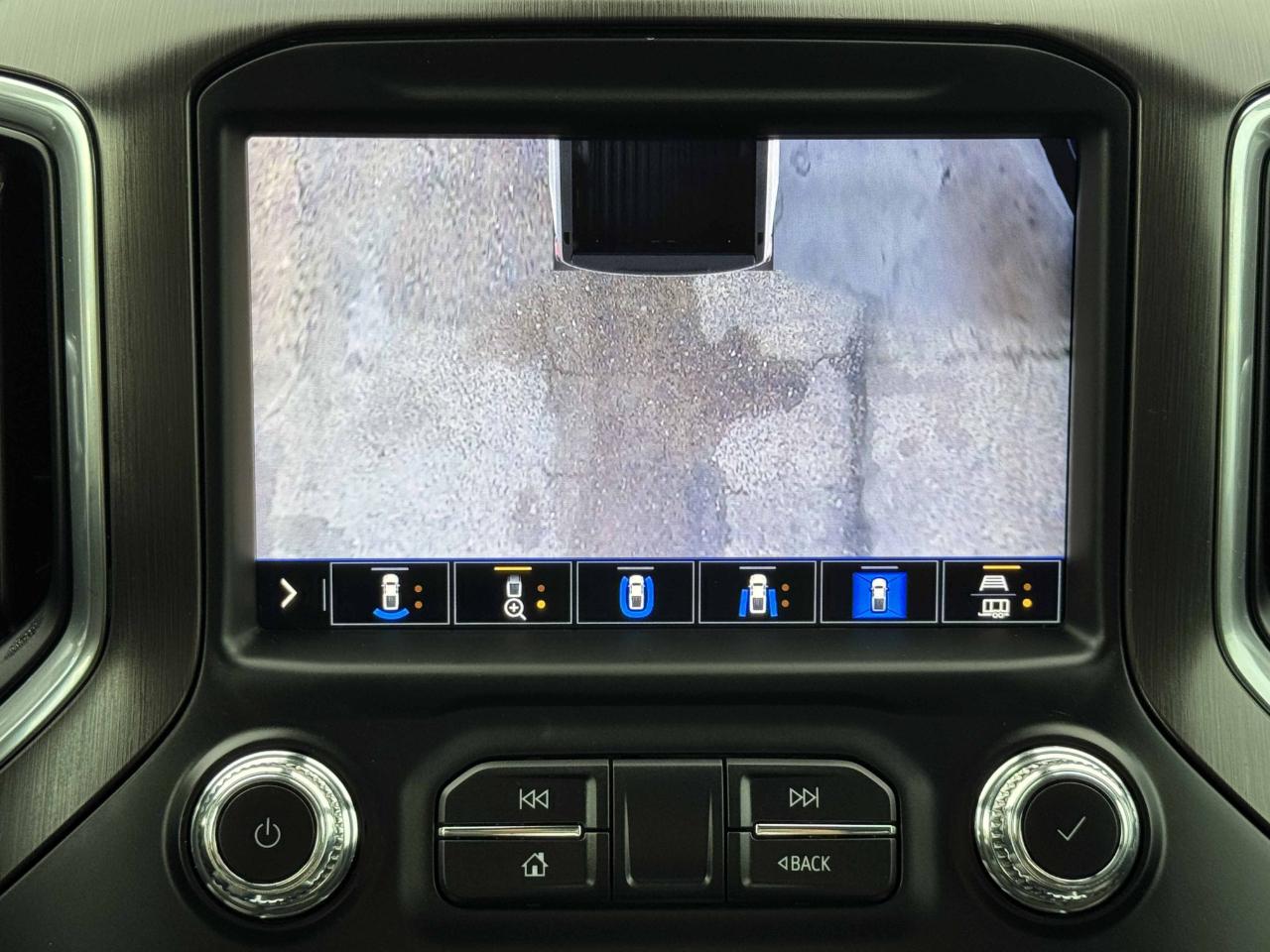 GMC Sierra 1500 AT4 Crew Cab 4WD 2020