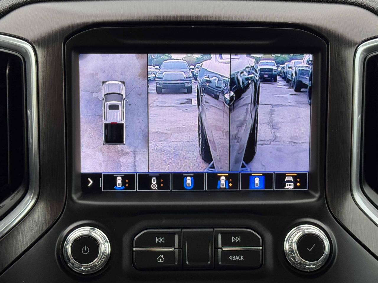 GMC Sierra 1500 AT4 Crew Cab 4WD 2020