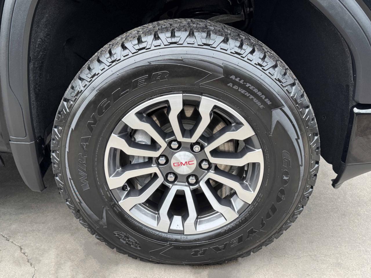 GMC Sierra 1500 AT4 Crew Cab 4WD 2020