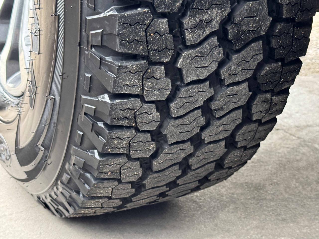 GMC Sierra 1500 AT4 Crew Cab 4WD 2020