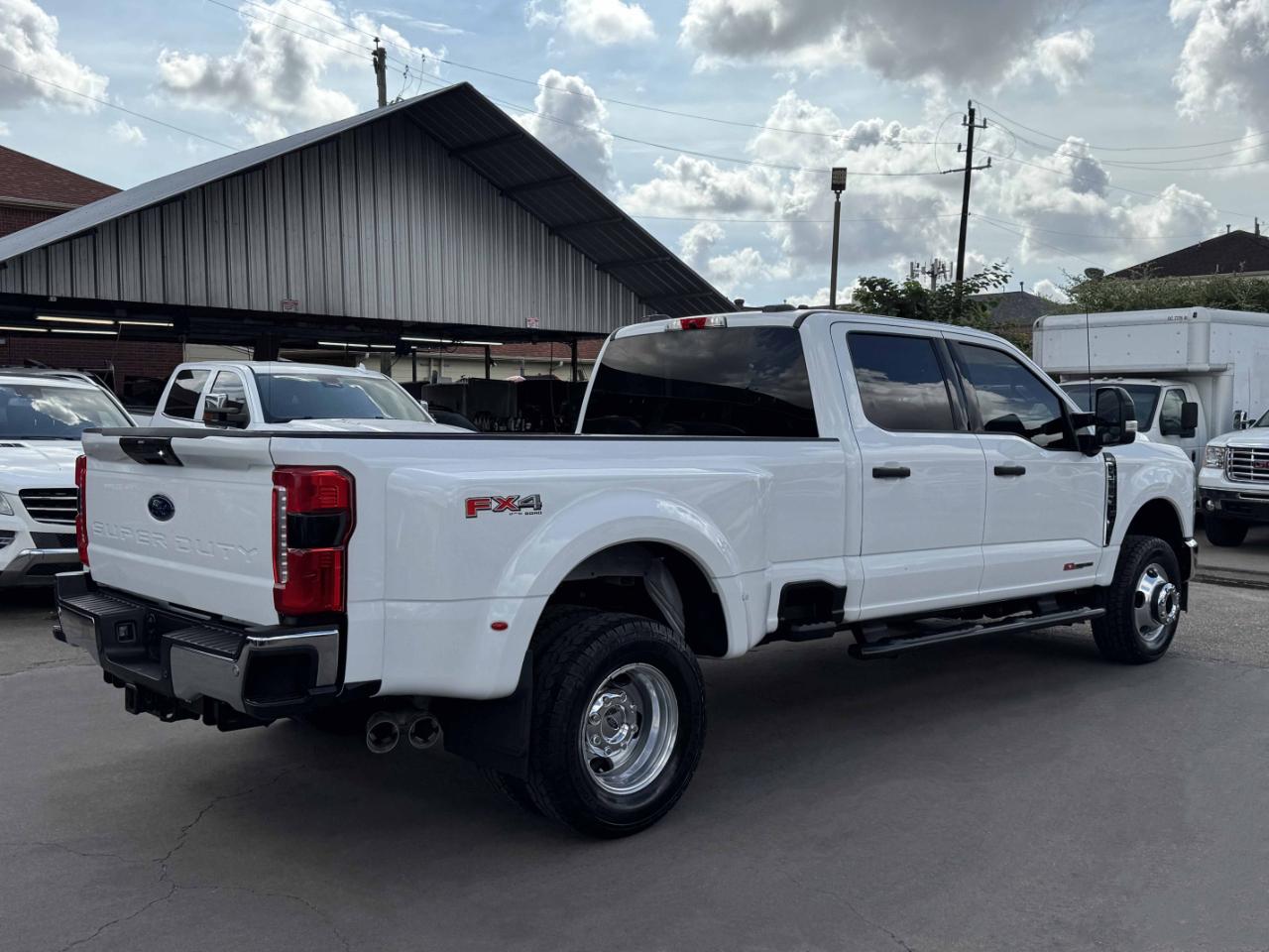 Ford Super Duty F-350 DRW  2024