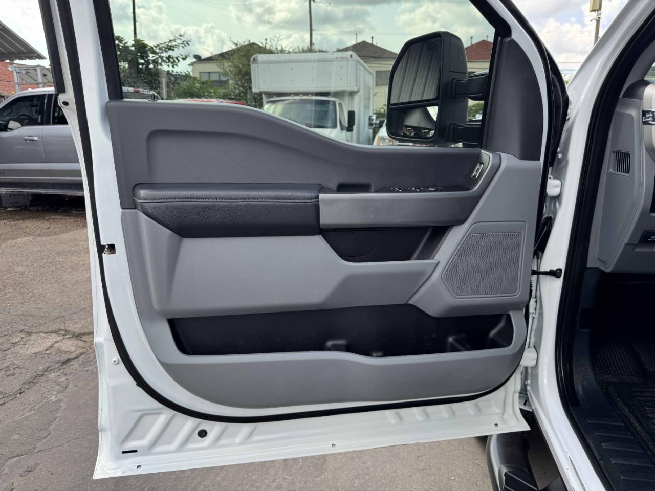Ford Super Duty F-350 DRW  2024